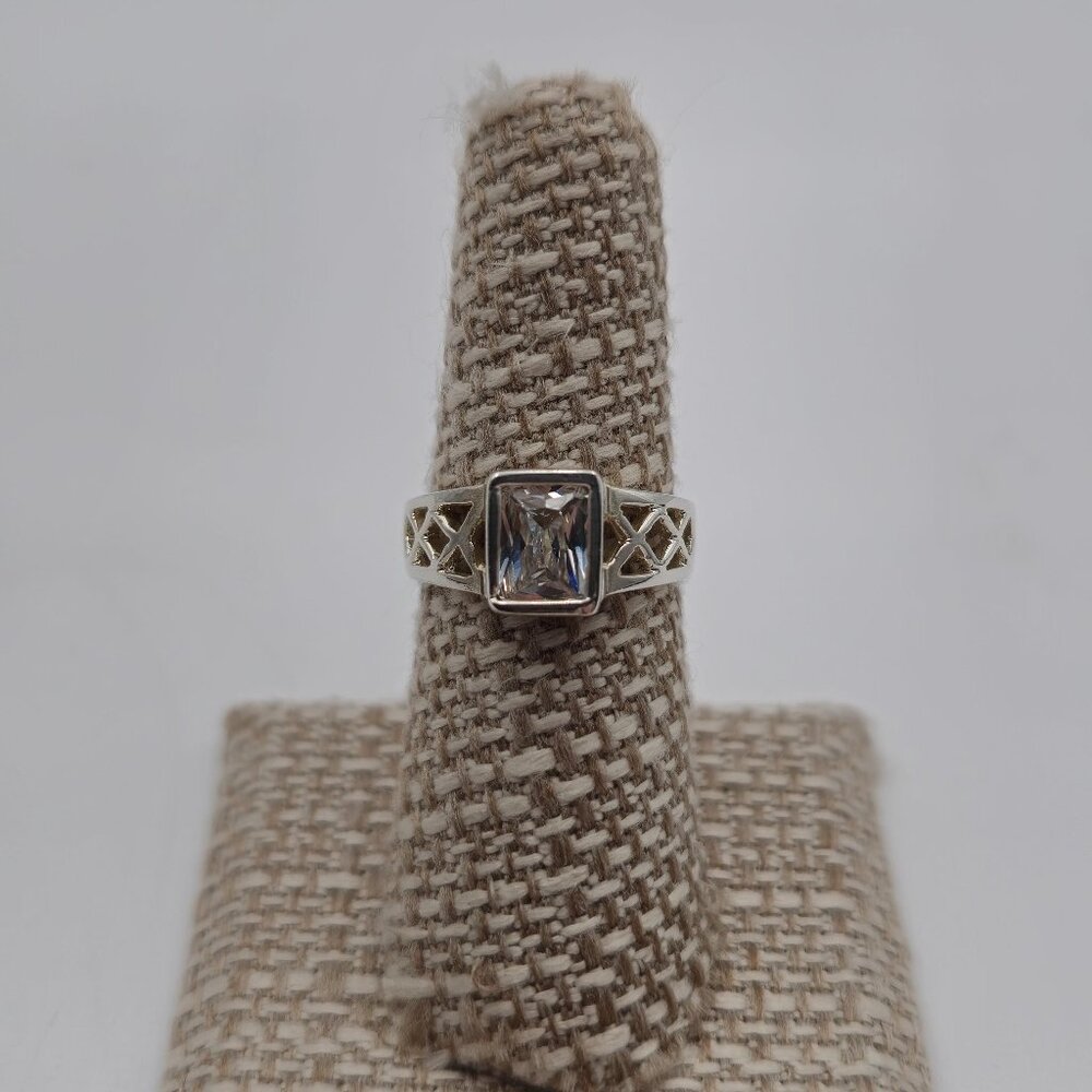 Size 6.5 Sterling Silver Rectangle Cubic Zirconia Gems Ring A3585